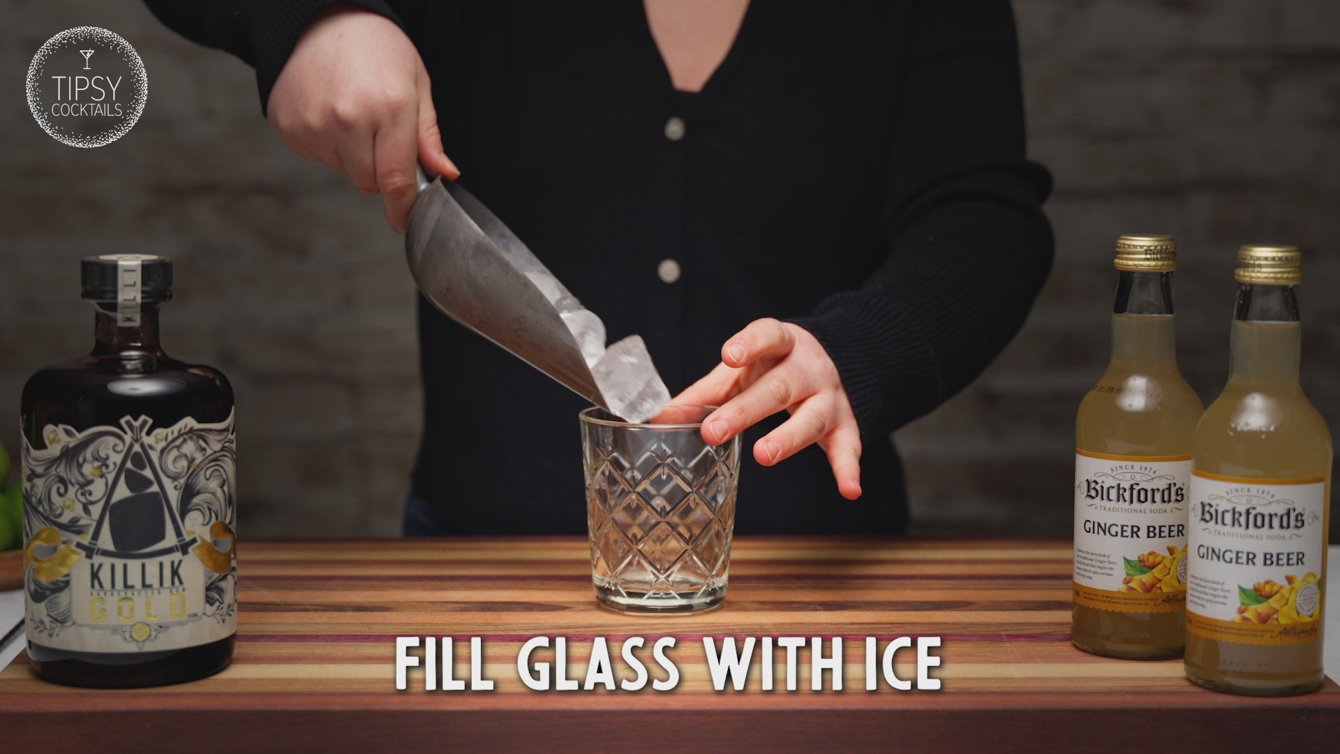 Video of The forecast cocktail recipe. Fill glass with ice, add 45ml of Killik gold rum, a good squeeze of fresh lime, stir. Top with 140ml of ginger beer and garnish with dried lime. Enjoy!